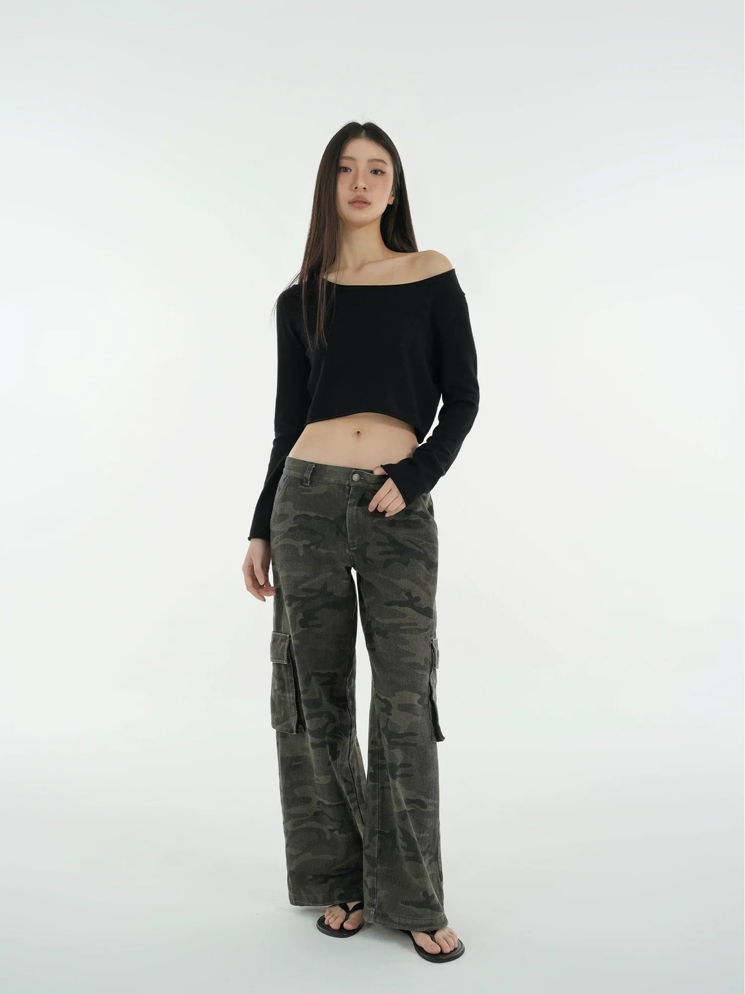 Jim Kennet Large Neckline Curled Short Long Sleeve Knitted Shorts Set