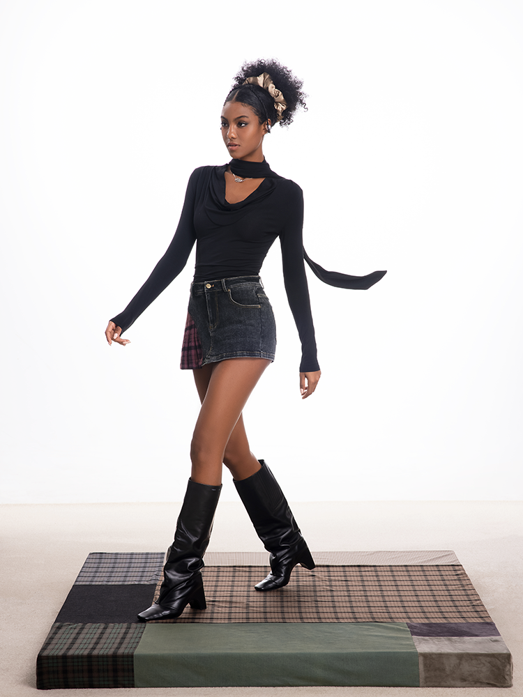 ABMY Swinging Neck Pleated Slim Fit Long Sleeve