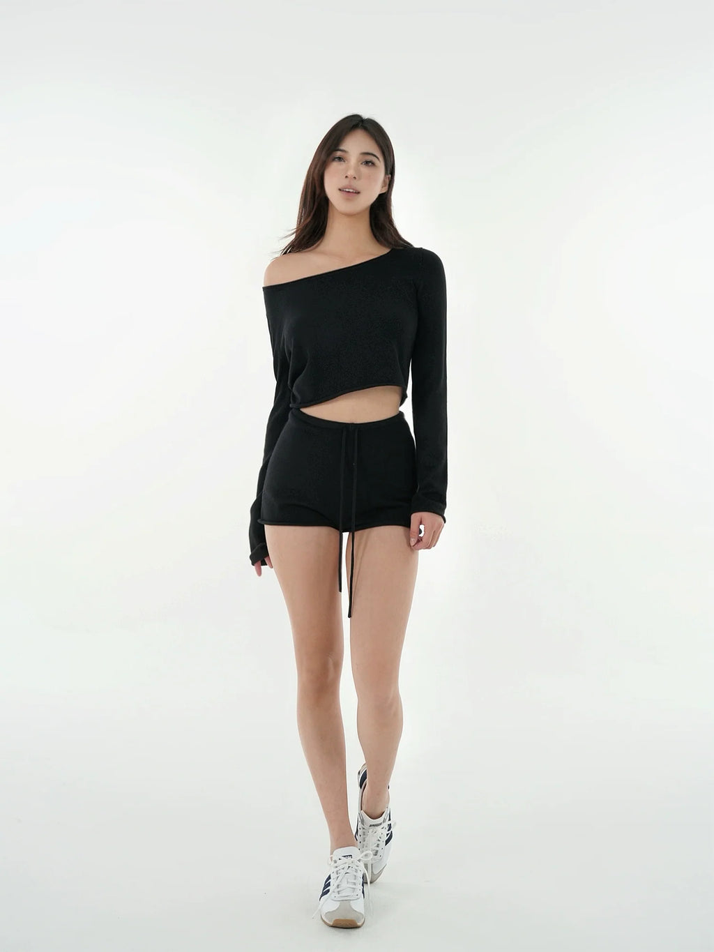 Jim Kennet Large Neckline Curled Short Long Sleeve Knitted Shorts Set