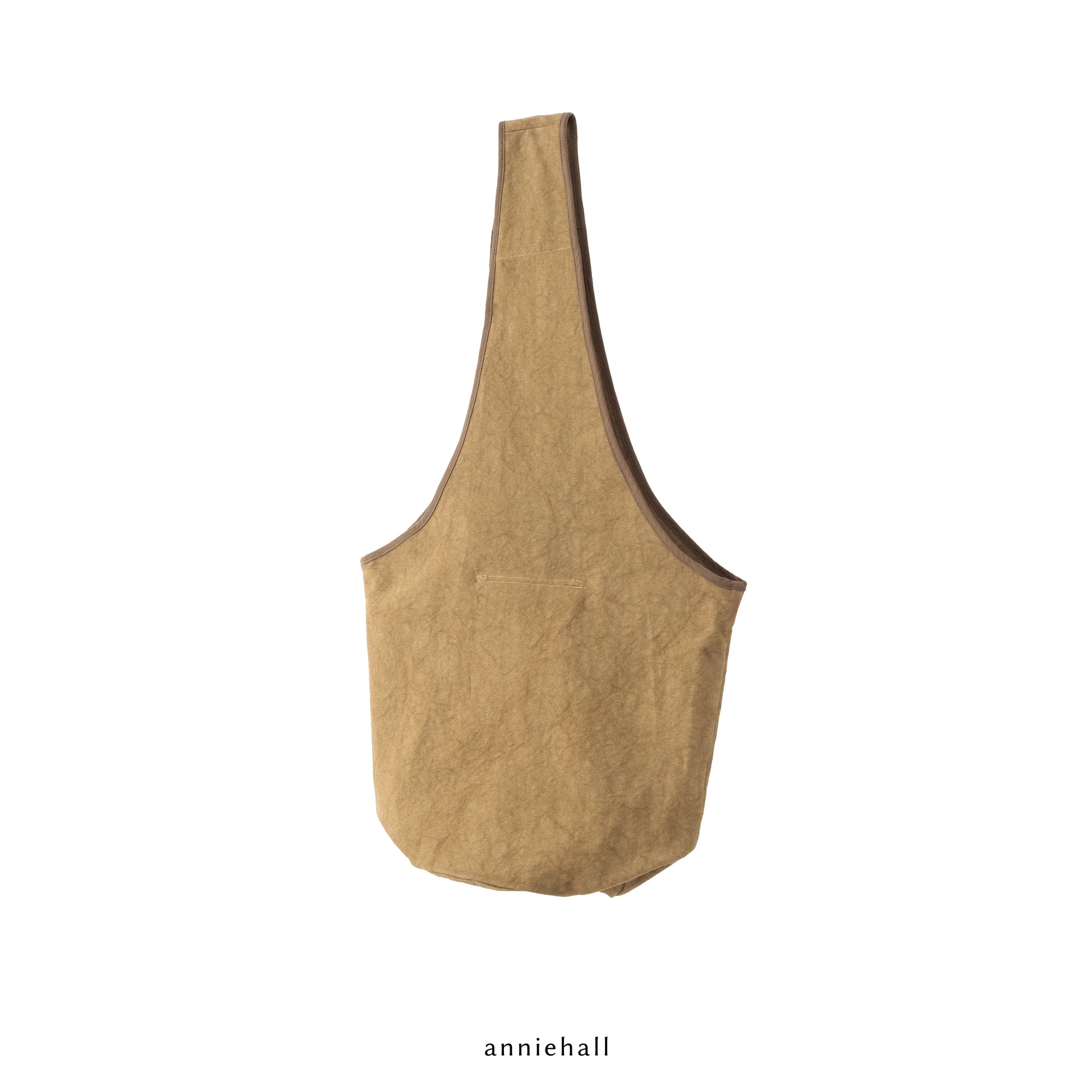 Anniehall Makes Old Washed Large-capacity Satchels.